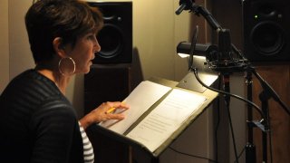Award Award winning actress Mercedes Ruehl recording narration